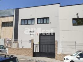 Nau industrial, 576.00 m², seminou