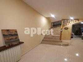  (unifamiliar adossada), 176.00 m², fast neu