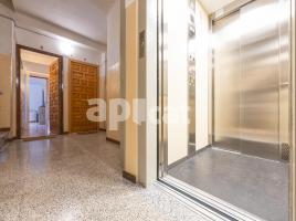 Piso, 87.00 m², cerca de bus y tren, Calle de Manuel Galadies