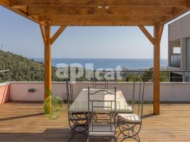 Houses (villa / tower), 332.00 m², almost new, Avenida dels Garrofers