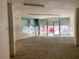 Local comercial, 230.00 m², seminou