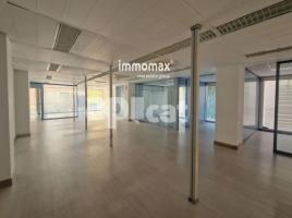 إيجار , 304 m², Zona