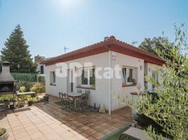 Houses (villa / tower), 275.00 m², almost new, Calle de les Vinyes, 18