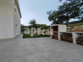 Houses (villa / tower), 271.00 m², new