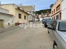 Piso, 300.00 m², cerca de bus y tren, Calle Cuba, 14-16