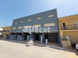 Houses (terraced house), 179.40 m², near bus and train, new, Centro