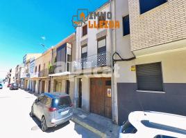 Casa (unifamiliar adossada), 310.00 m², prop de bus i tren, Calle del Paral·lel, 10