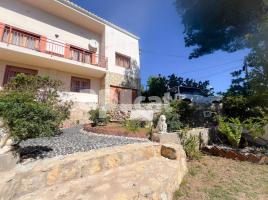 Houses (detached house), 292.00 m², near bus and train, Pratdip