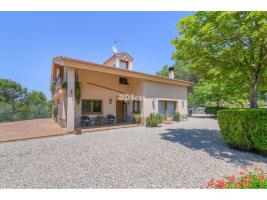 Detached house, 379.00 m², almost new