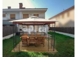 Alquiler Casa (unifamiliar aislada), 285 m²