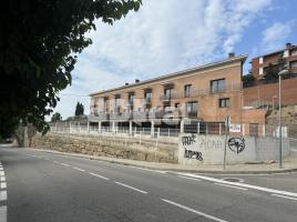  (unifamiliar adossada), 240.00 m², in der Nähe von Bus und Bahn, Avenida de Vallfogona