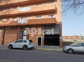 Alquiler local comercial, 245.00 m², cerca de bus y tren, Avenida de la Pau, 25