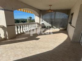 Houses (villa / tower), 227.00 m²