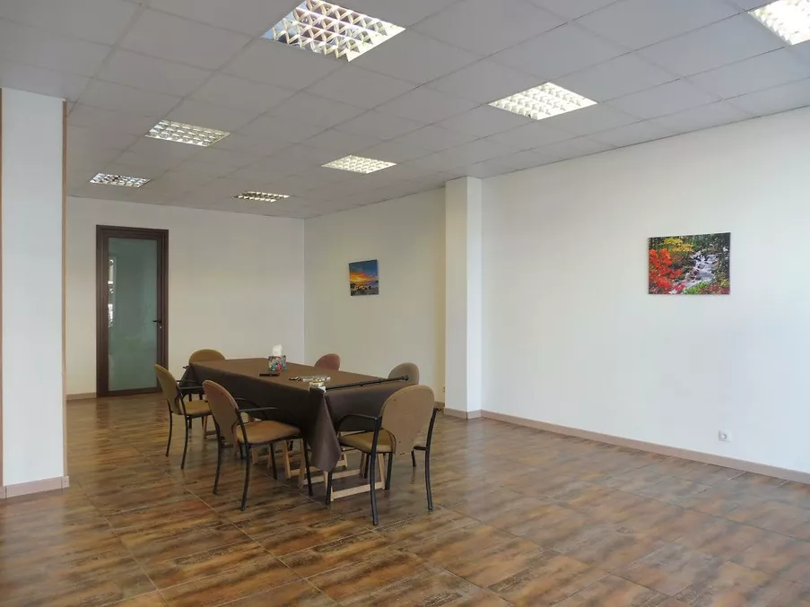 Business premises, 65 m²