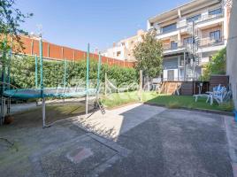 , 555.00 m², près de bus et de train, Calle Basses