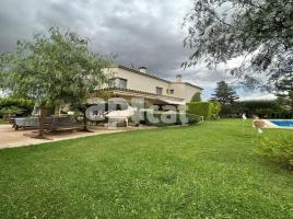 Casa (xalet / torre), 375.00 m²