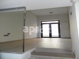 Local comercial, 35.00 m², cerca de bus y tren, Calle de Sócrates