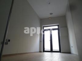 Local comercial, 35.00 m², cerca de bus y tren, Calle de Sócrates