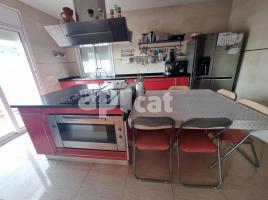  (xalet / torre), 250.00 m², fast neu