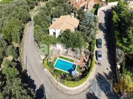 Houses (villa / tower), 171.00 m², Calle Avets