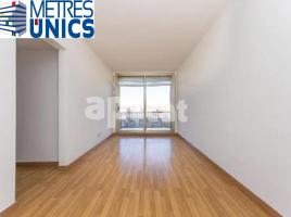 Piso, 71.00 m², cerca de bus y tren, Avenida Primer de Maig