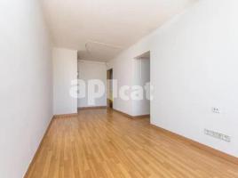 Piso, 71.00 m², cerca de bus y tren, Avenida Primer de Maig