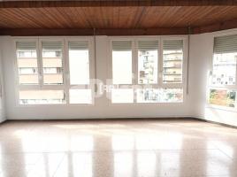 Louer , 90 m², Zona