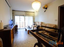 Piso, 77.00 m², cerca de bus y tren