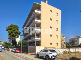 Apartament, 57.00 m², جديد تقريبا, Calle de Joanot Martorell, 68