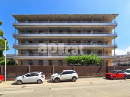 Apartament, 57.00 m², جديد تقريبا, Calle de Joanot Martorell, 68