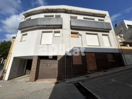 Propiedad vertical, 1200.00 m², nuevo, Calle del Sol, 3