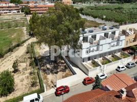 Houses (villa / tower), 246.00 m², almost new, Calle JACINT VERDAGUER