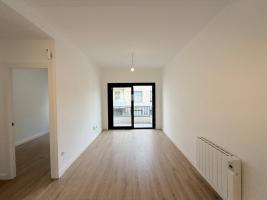 Pis, 57.00 m², fast neu