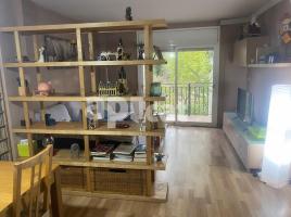 Piso, 95.00 m², cerca de bus y tren, seminuevo