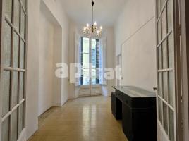 Pis, 139.00 m², près de bus et de train, Calle de Peralada, 48