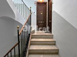 Flat, 139.00 m², near bus and train, Calle de Peralada, 48