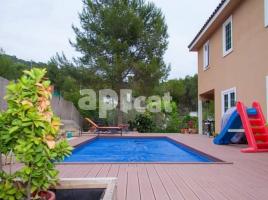 For rent Houses (detached house), 221.00 m², near bus and train, almost new