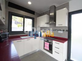 Houses (detached house), 160.00 m², near bus and train, almost new, Serra Brava