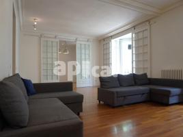 Piso, 232.00 m², cerca de bus y tren