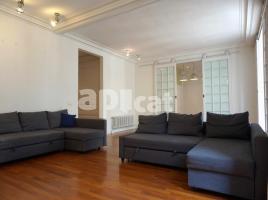 Piso, 232.00 m², cerca de bus y tren