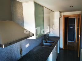 Piso, 74.00 m², cerca de bus y tren, seminuevo