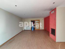 Casa (unifamiliar aïllada), 338.00 m², prop de bus i tren, seminou