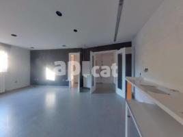 Casa (unifamiliar aislada), 461.00 m², cerca de bus y tren