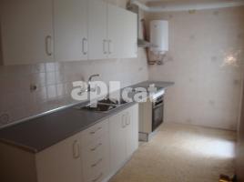 Piso, 85.00 m², cerca de bus y tren