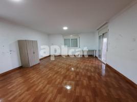 Casa (unifamiliar aislada), 218.00 m², cerca de bus y tren, seminuevo