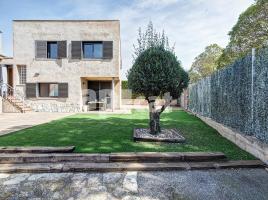 Houses (detached house), 215.00 m², near bus and train, La Llacuna