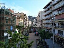 Apartament, 122.00 m², prop de bus i tren, nou