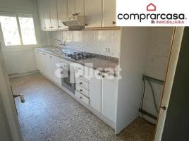 Piso, 102.00 m², cerca de bus y tren