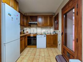 Piso, 114.00 m², cerca de bus y tren