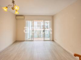 Àtic, 130.00 m², prop de bus i tren, Centre